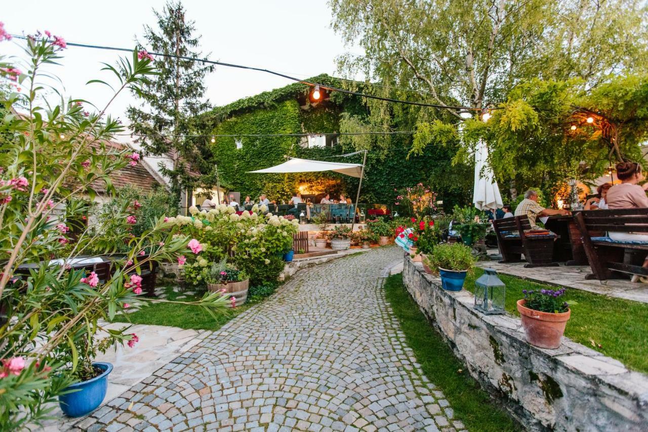 Oleander Romantik Zimmer Trausdorf an der Wulka エクステリア 写真